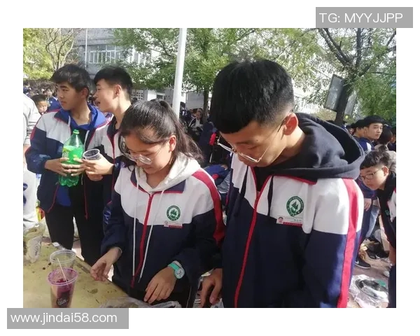 大连东北路小学足球明星展现青春风采助力校园体育发展