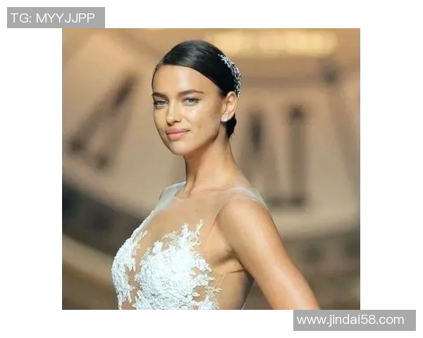 足球明星女友是否已抵达中国引发热议粉丝期待她的到来