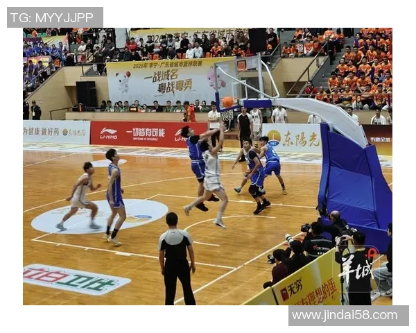 篮球明星跳水挑战赛引发热议球迷热情高涨期待精彩对决